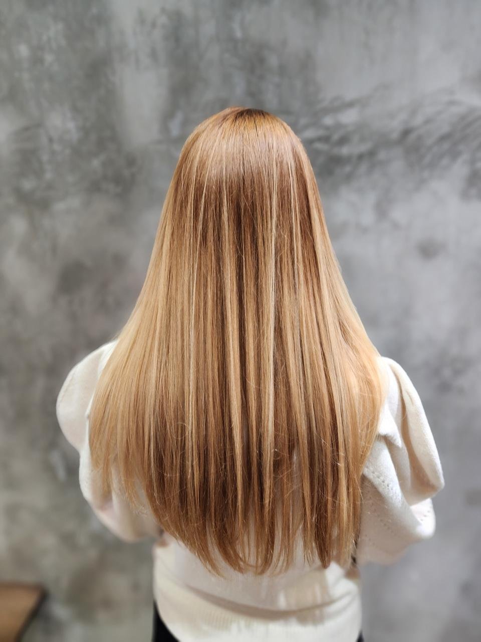 Sleek straight blowout styling by Yaniv Levy at Williamsburg Blow Bar, Brooklyn